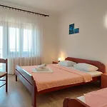 Oda ve Kahvaltı Pansion Klaudija 3*