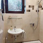 Oda ve Kahvaltı Pansion Klaudija 3*