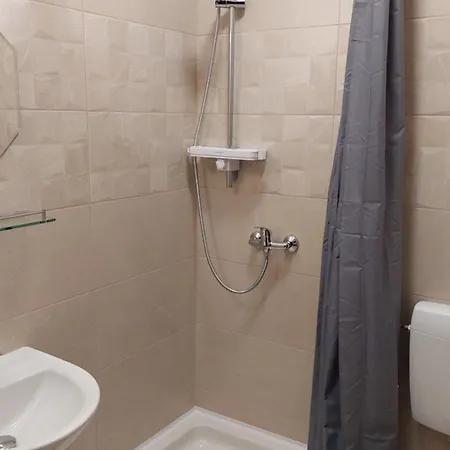 Bed & Breakfast Pansion Klaudija 3*
