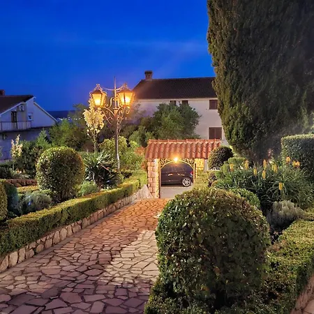 Bed & Breakfast Pansion Klaudija 3*
