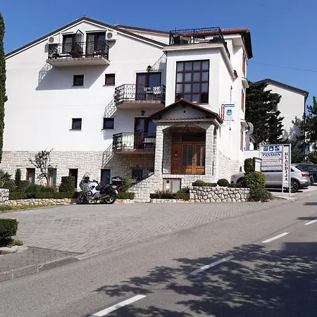 Pansion Klaudija 3*