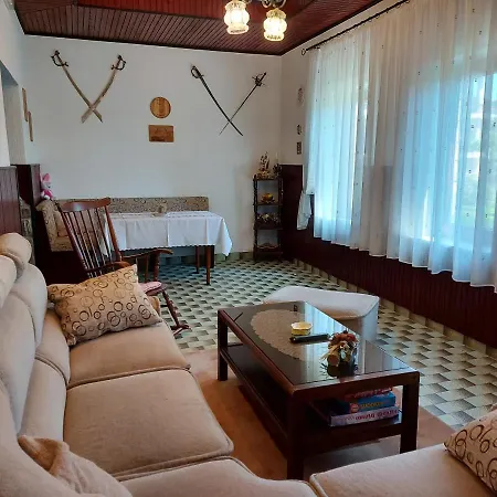 Pansion Klaudija Bed & Breakfast 3*