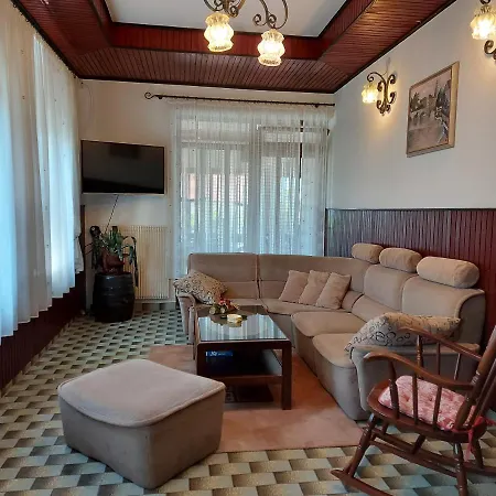 Pansion Klaudija B&B 크리크베니카