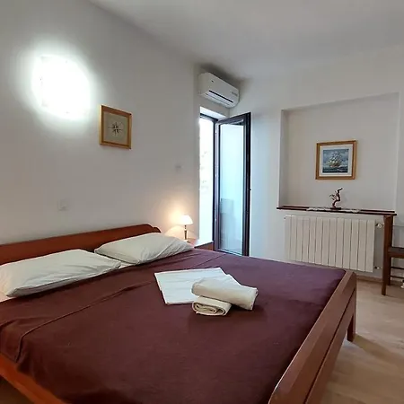 Alojamento de Acomodação e Pequeno-almoço Pansion Klaudija 3*