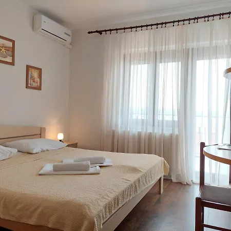 Bed & Breakfast Pansion Klaudija 3*