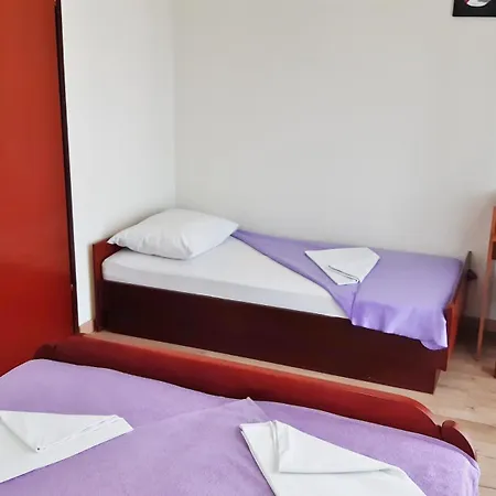 Pansion Klaudija Bed & Breakfast 3*