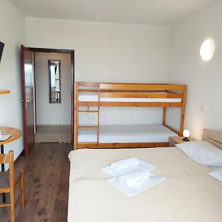 Bed & Breakfast Pansion Klaudija 3*