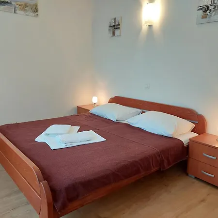 Pansion Klaudija Bed & Breakfast 3*