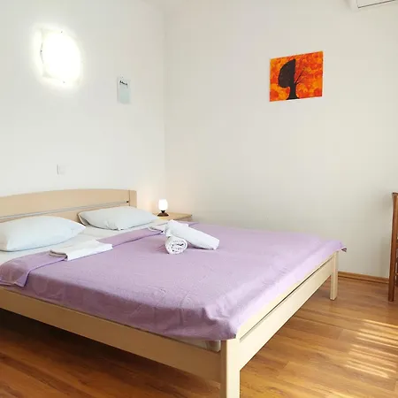Bed & Breakfast Pansion Klaudija 3*