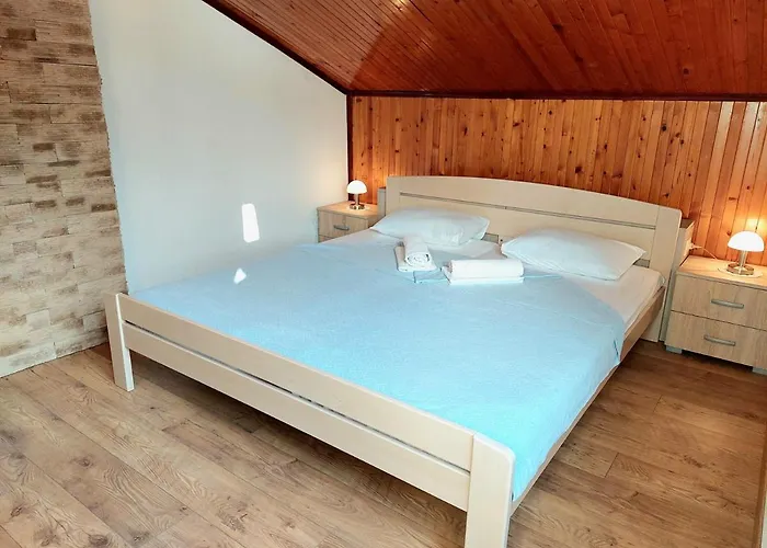 ベッド・アンド・ブレックファスト Pansion Klaudija ツリクヴェニツァ